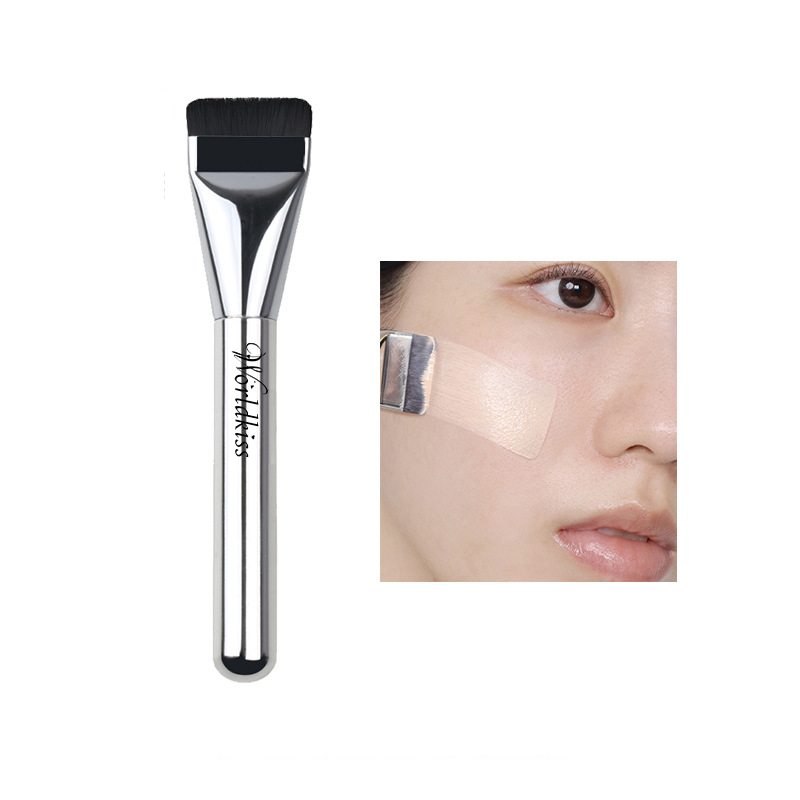 Кисть для тонального крема